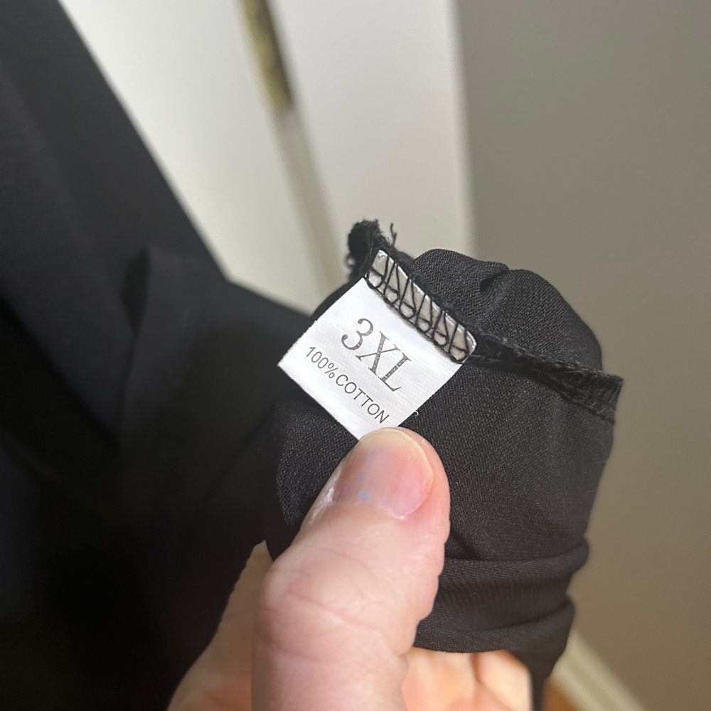 Elegant Black Women's Dress - Picture 4 of 4